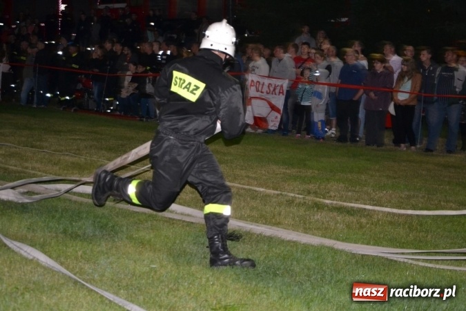 Zdjęcie w galerii na portalu naszraciborz.pl: Nocne zawody strażackie w Bolesławiu. Emocje i frekwencja jak na Euro wiadomości z regionu