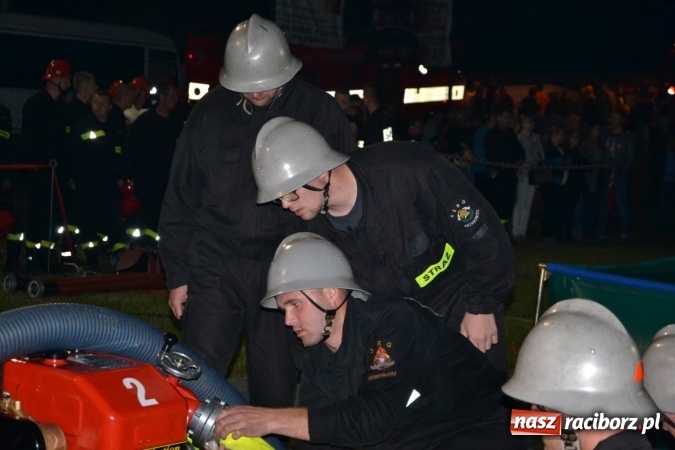 Zdjęcie w galerii na portalu naszraciborz.pl: Nocne zawody strażackie w Bolesławiu. Emocje i frekwencja jak na Euro wiadomości z regionu