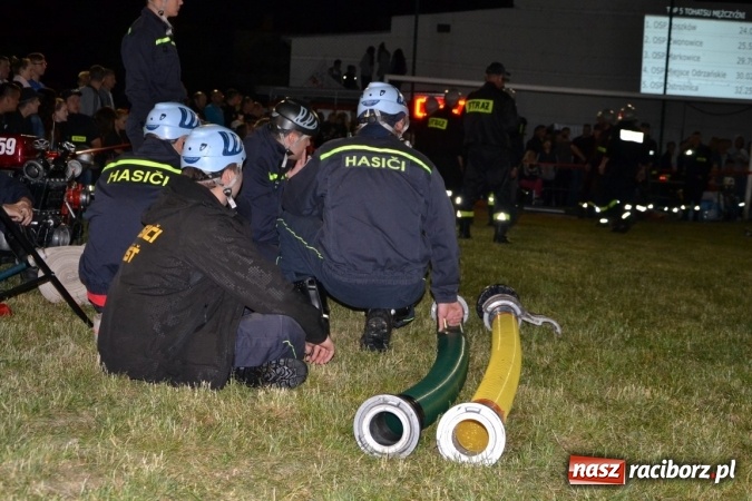 Zdjęcie w galerii na portalu naszraciborz.pl: Nocne zawody strażackie w Bolesławiu. Emocje i frekwencja jak na Euro wiadomości z regionu