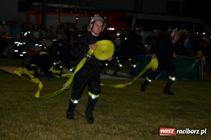 Zdjęcie w galerii na portalu naszraciborz.pl: Nocne zawody strażackie w Bolesławiu. Emocje i frekwencja jak na Euro wiadomości z regionu