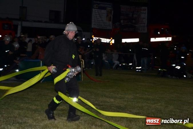Zdjęcie w galerii na portalu naszraciborz.pl: Nocne zawody strażackie w Bolesławiu. Emocje i frekwencja jak na Euro wiadomości z regionu