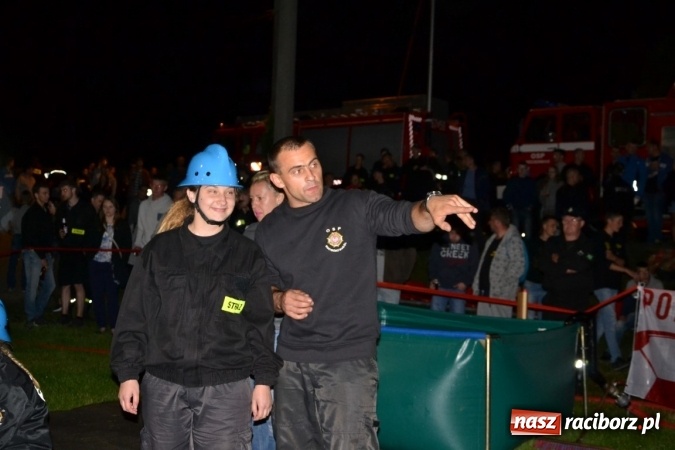 Zdjęcie w galerii na portalu naszraciborz.pl: Nocne zawody strażackie w Bolesławiu. Emocje i frekwencja jak na Euro wiadomości z regionu