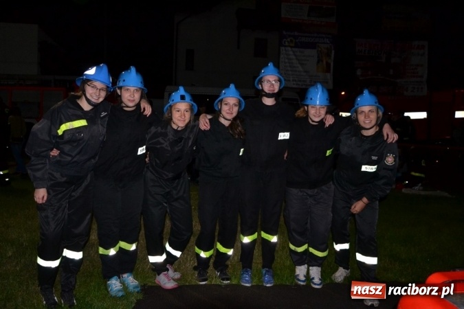 Zdjęcie w galerii na portalu naszraciborz.pl: Nocne zawody strażackie w Bolesławiu. Emocje i frekwencja jak na Euro wiadomości z regionu