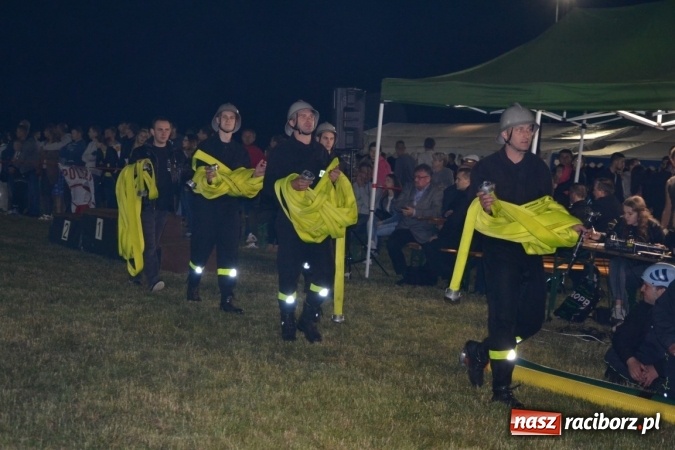 Zdjęcie w galerii na portalu naszraciborz.pl: Nocne zawody strażackie w Bolesławiu. Emocje i frekwencja jak na Euro wiadomości z regionu