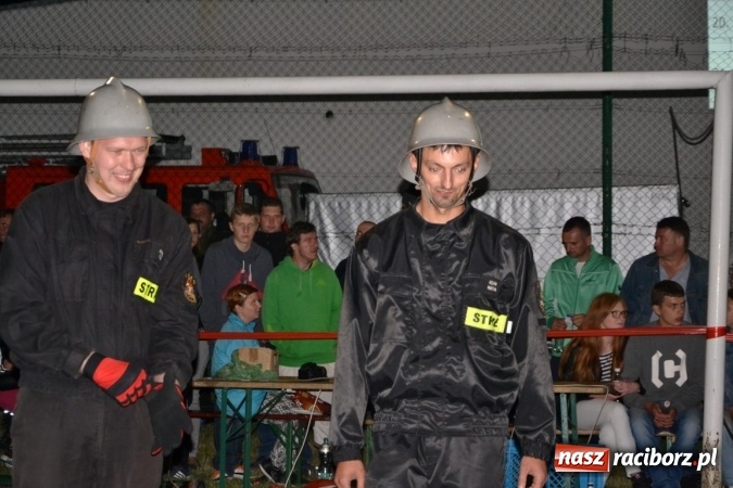 Zdjęcie w galerii na portalu naszraciborz.pl: Nocne zawody strażackie w Bolesławiu. Emocje i frekwencja jak na Euro wiadomości z regionu