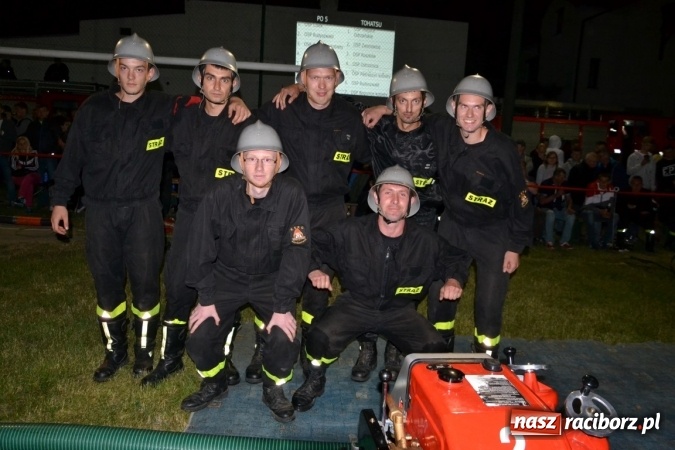 Zdjęcie w galerii na portalu naszraciborz.pl: Nocne zawody strażackie w Bolesławiu. Emocje i frekwencja jak na Euro wiadomości z regionu