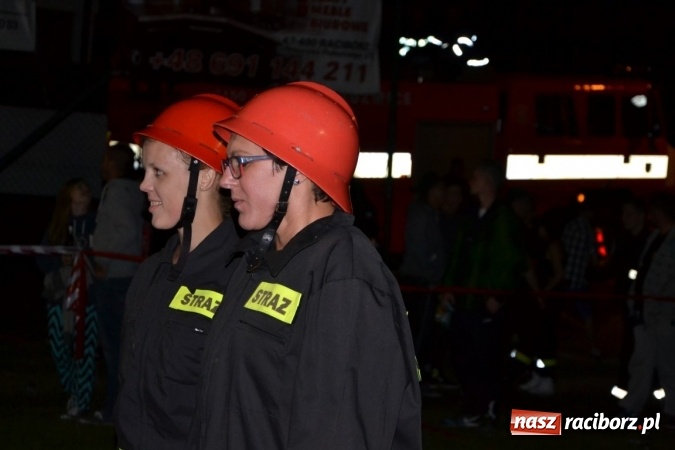 Zdjęcie w galerii na portalu naszraciborz.pl: Nocne zawody strażackie w Bolesławiu. Emocje i frekwencja jak na Euro wiadomości z regionu