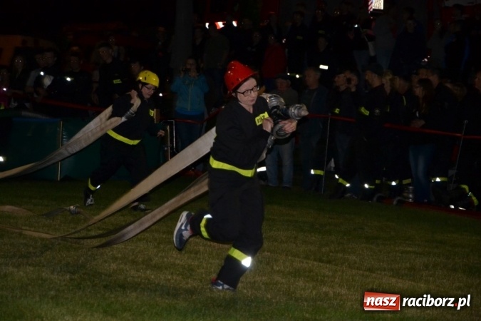 Zdjęcie w galerii na portalu naszraciborz.pl: Nocne zawody strażackie w Bolesławiu. Emocje i frekwencja jak na Euro wiadomości z regionu