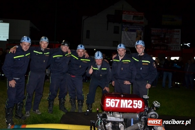 Zdjęcie w galerii na portalu naszraciborz.pl: Nocne zawody strażackie w Bolesławiu. Emocje i frekwencja jak na Euro wiadomości z regionu