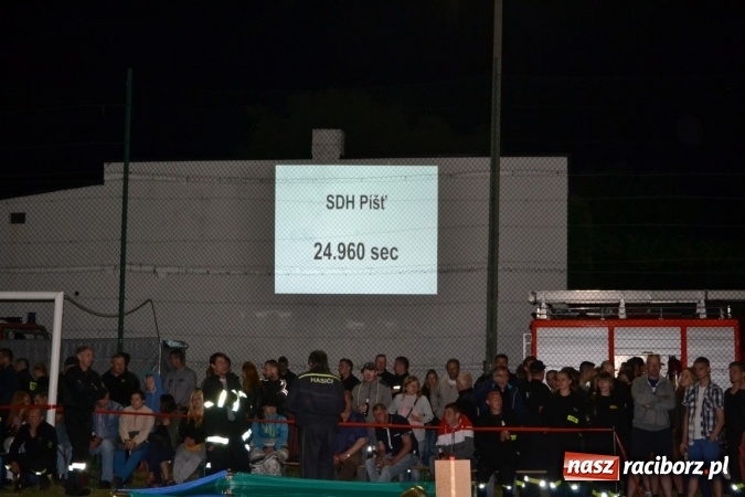 Zdjęcie w galerii na portalu naszraciborz.pl: Nocne zawody strażackie w Bolesławiu. Emocje i frekwencja jak na Euro wiadomości z regionu