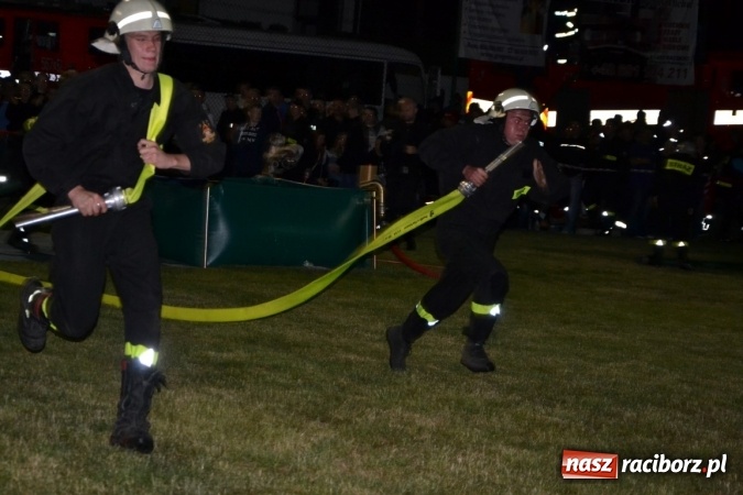 Zdjęcie w galerii na portalu naszraciborz.pl: Nocne zawody strażackie w Bolesławiu. Emocje i frekwencja jak na Euro wiadomości z regionu