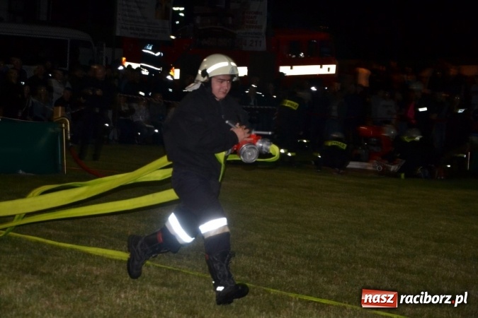 Zdjęcie w galerii na portalu naszraciborz.pl: Nocne zawody strażackie w Bolesławiu. Emocje i frekwencja jak na Euro wiadomości z regionu