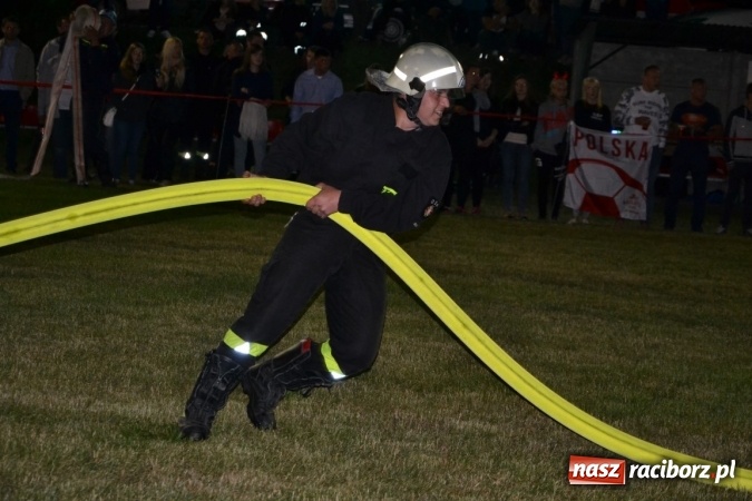 Zdjęcie w galerii na portalu naszraciborz.pl: Nocne zawody strażackie w Bolesławiu. Emocje i frekwencja jak na Euro wiadomości z regionu