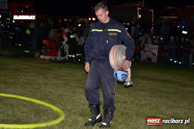Zdjęcie w galerii na portalu naszraciborz.pl: Nocne zawody strażackie w Bolesławiu. Emocje i frekwencja jak na Euro wiadomości z regionu