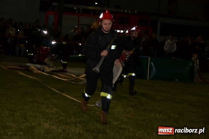 Zdjęcie w galerii na portalu naszraciborz.pl: Nocne zawody strażackie w Bolesławiu. Emocje i frekwencja jak na Euro wiadomości z regionu