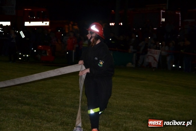 Zdjęcie w galerii na portalu naszraciborz.pl: Nocne zawody strażackie w Bolesławiu. Emocje i frekwencja jak na Euro wiadomości z regionu
