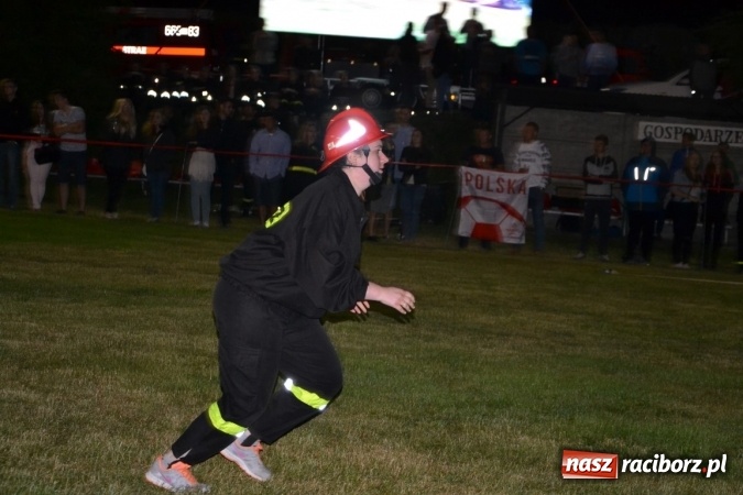 Zdjęcie w galerii na portalu naszraciborz.pl: Nocne zawody strażackie w Bolesławiu. Emocje i frekwencja jak na Euro wiadomości z regionu