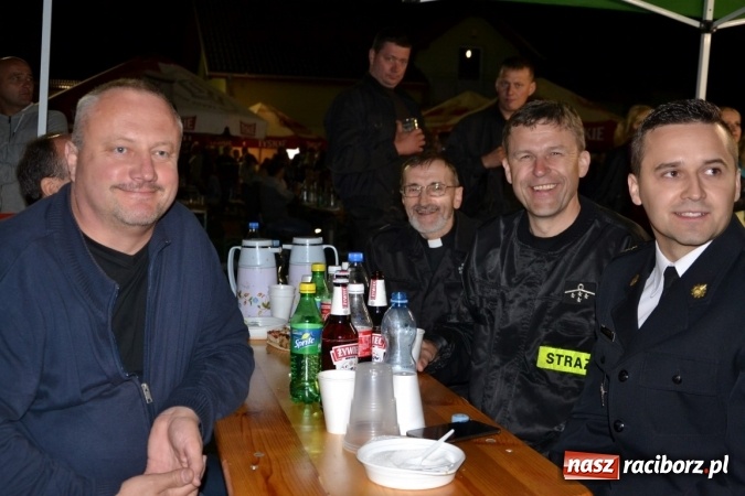 Zdjęcie w galerii na portalu naszraciborz.pl: Nocne zawody strażackie w Bolesławiu. Emocje i frekwencja jak na Euro wiadomości z regionu