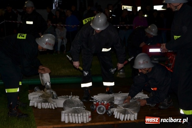Zdjęcie w galerii na portalu naszraciborz.pl: Nocne zawody strażackie w Bolesławiu. Emocje i frekwencja jak na Euro wiadomości z regionu