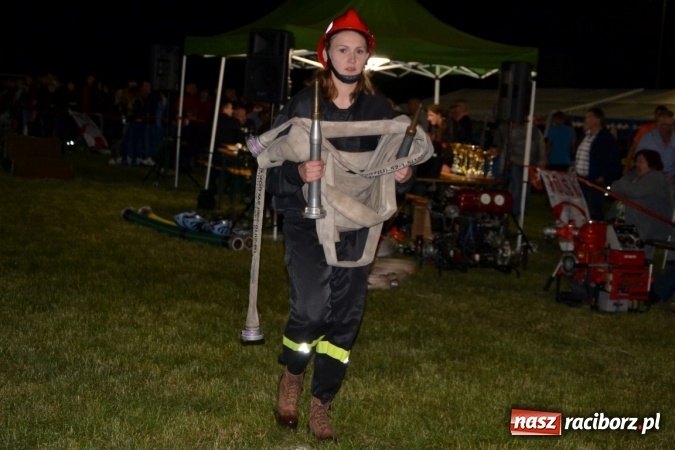 Zdjęcie w galerii na portalu naszraciborz.pl: Nocne zawody strażackie w Bolesławiu. Emocje i frekwencja jak na Euro wiadomości z regionu