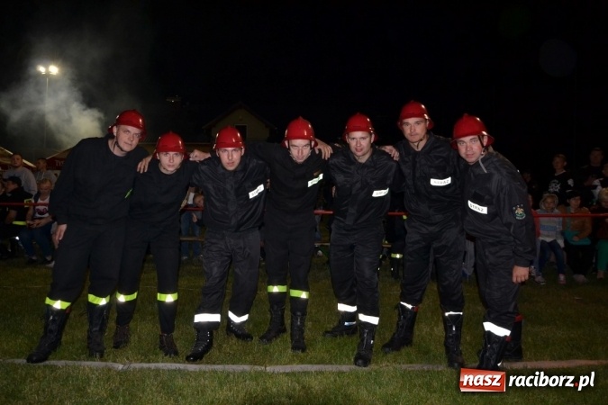 Zdjęcie w galerii na portalu naszraciborz.pl: Nocne zawody strażackie w Bolesławiu. Emocje i frekwencja jak na Euro wiadomości z regionu