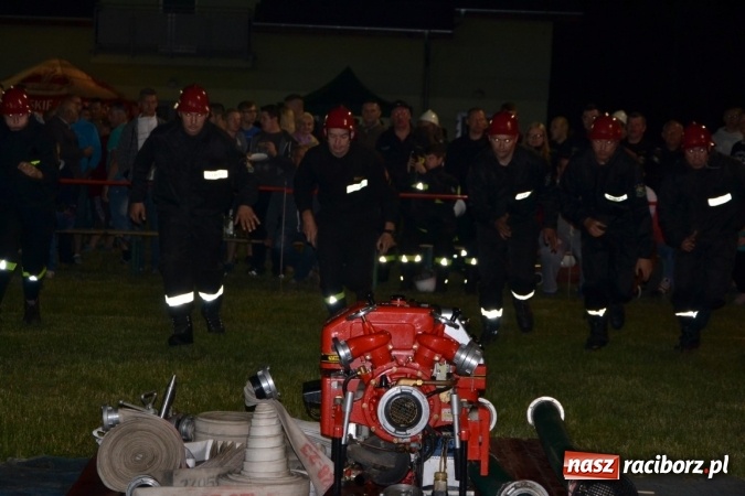 Zdjęcie w galerii na portalu naszraciborz.pl: Nocne zawody strażackie w Bolesławiu. Emocje i frekwencja jak na Euro wiadomości z regionu