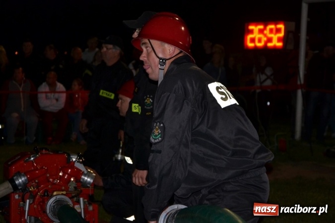 Zdjęcie w galerii na portalu naszraciborz.pl: Nocne zawody strażackie w Bolesławiu. Emocje i frekwencja jak na Euro wiadomości z regionu