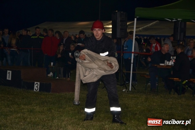 Zdjęcie w galerii na portalu naszraciborz.pl: Nocne zawody strażackie w Bolesławiu. Emocje i frekwencja jak na Euro wiadomości z regionu