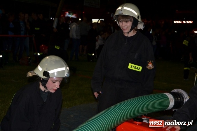 Zdjęcie w galerii na portalu naszraciborz.pl: Nocne zawody strażackie w Bolesławiu. Emocje i frekwencja jak na Euro wiadomości z regionu