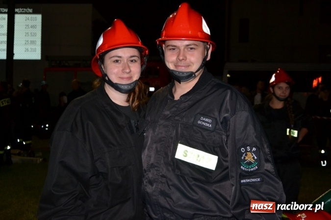 Zdjęcie w galerii na portalu naszraciborz.pl: Nocne zawody strażackie w Bolesławiu. Emocje i frekwencja jak na Euro wiadomości z regionu