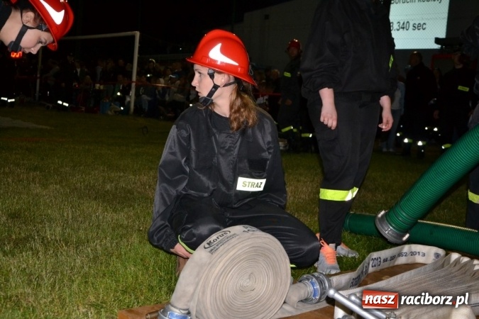 Zdjęcie w galerii na portalu naszraciborz.pl: Nocne zawody strażackie w Bolesławiu. Emocje i frekwencja jak na Euro wiadomości z regionu