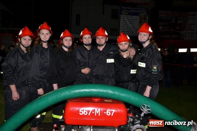 Zdjęcie w galerii na portalu naszraciborz.pl: Nocne zawody strażackie w Bolesławiu. Emocje i frekwencja jak na Euro wiadomości z regionu