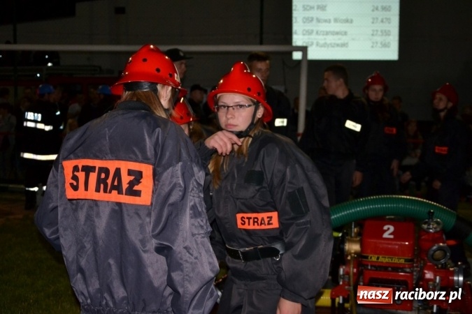 Zdjęcie w galerii na portalu naszraciborz.pl: Nocne zawody strażackie w Bolesławiu. Emocje i frekwencja jak na Euro wiadomości z regionu