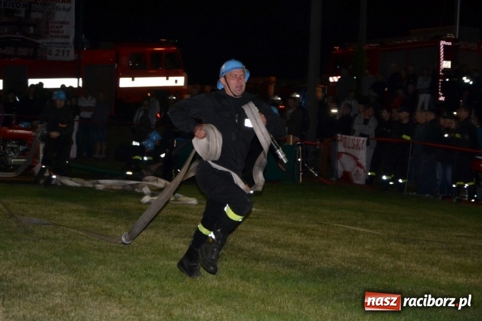 Zdjęcie w galerii na portalu naszraciborz.pl: Nocne zawody strażackie w Bolesławiu. Emocje i frekwencja jak na Euro wiadomości z regionu