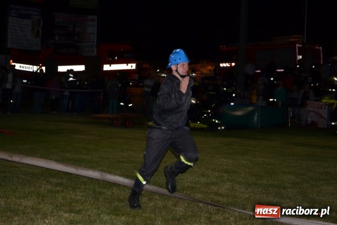 Zdjęcie w galerii na portalu naszraciborz.pl: Nocne zawody strażackie w Bolesławiu. Emocje i frekwencja jak na Euro wiadomości z regionu