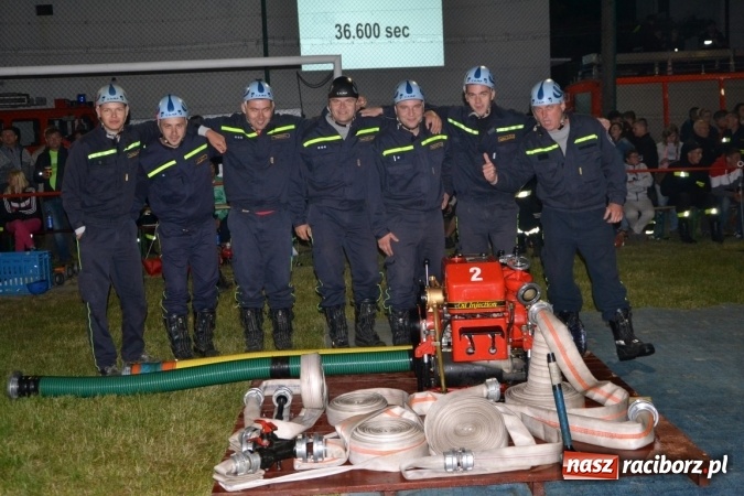 Zdjęcie w galerii na portalu naszraciborz.pl: Nocne zawody strażackie w Bolesławiu. Emocje i frekwencja jak na Euro wiadomości z regionu