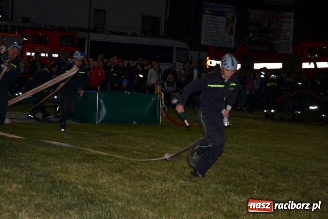 Zdjęcie w galerii na portalu naszraciborz.pl: Nocne zawody strażackie w Bolesławiu. Emocje i frekwencja jak na Euro wiadomości z regionu