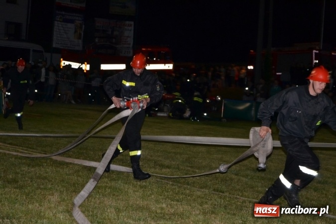 Zdjęcie w galerii na portalu naszraciborz.pl: Nocne zawody strażackie w Bolesławiu. Emocje i frekwencja jak na Euro wiadomości z regionu