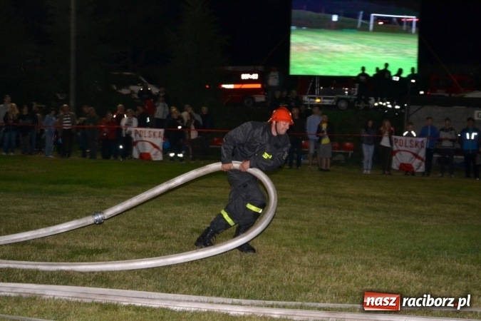 Zdjęcie w galerii na portalu naszraciborz.pl: Nocne zawody strażackie w Bolesławiu. Emocje i frekwencja jak na Euro wiadomości z regionu