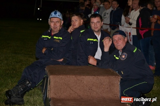 Zdjęcie w galerii na portalu naszraciborz.pl: Nocne zawody strażackie w Bolesławiu. Emocje i frekwencja jak na Euro wiadomości z regionu