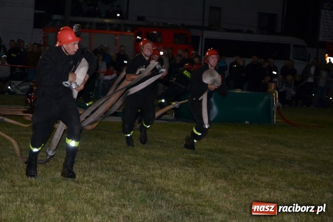 Zdjęcie w galerii na portalu naszraciborz.pl: Nocne zawody strażackie w Bolesławiu. Emocje i frekwencja jak na Euro wiadomości z regionu