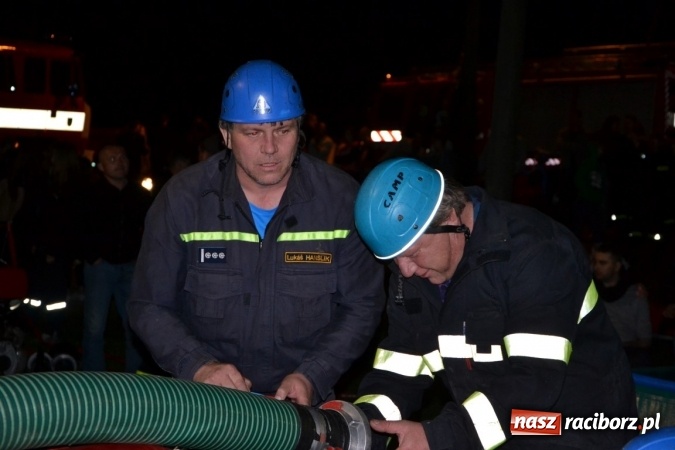 Zdjęcie w galerii na portalu naszraciborz.pl: Nocne zawody strażackie w Bolesławiu. Emocje i frekwencja jak na Euro wiadomości z regionu
