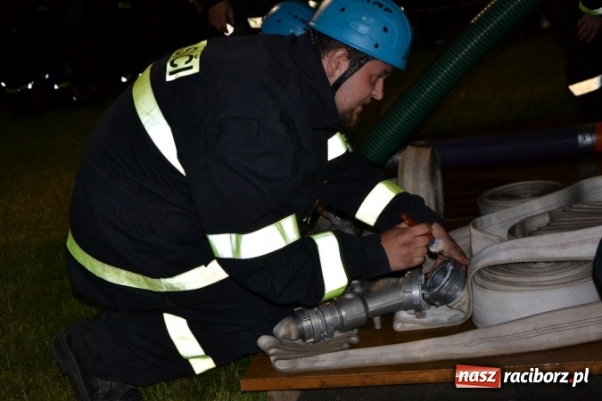 Zdjęcie w galerii na portalu naszraciborz.pl: Nocne zawody strażackie w Bolesławiu. Emocje i frekwencja jak na Euro wiadomości z regionu