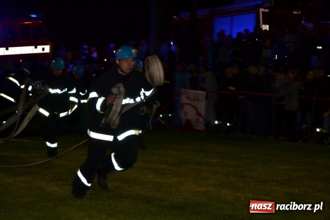 Zdjęcie w galerii na portalu naszraciborz.pl: Nocne zawody strażackie w Bolesławiu. Emocje i frekwencja jak na Euro wiadomości z regionu