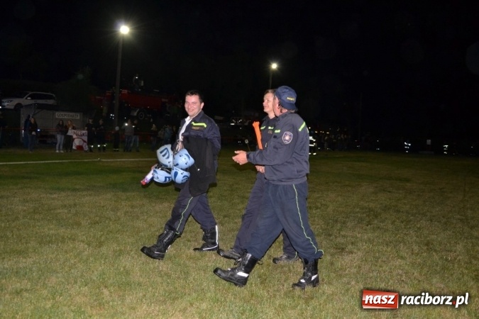 Zdjęcie w galerii na portalu naszraciborz.pl: Nocne zawody strażackie w Bolesławiu. Emocje i frekwencja jak na Euro wiadomości z regionu
