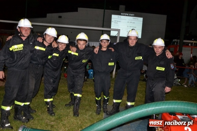 Zdjęcie w galerii na portalu naszraciborz.pl: Nocne zawody strażackie w Bolesławiu. Emocje i frekwencja jak na Euro wiadomości z regionu