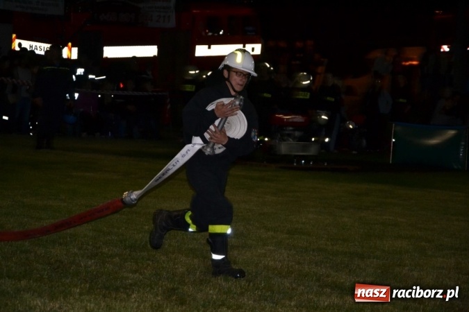 Zdjęcie w galerii na portalu naszraciborz.pl: Nocne zawody strażackie w Bolesławiu. Emocje i frekwencja jak na Euro wiadomości z regionu