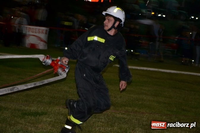 Zdjęcie w galerii na portalu naszraciborz.pl: Nocne zawody strażackie w Bolesławiu. Emocje i frekwencja jak na Euro wiadomości z regionu