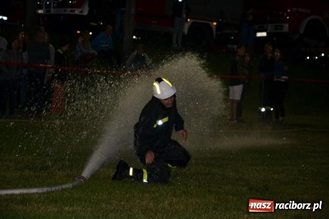 Zdjęcie w galerii na portalu naszraciborz.pl: Nocne zawody strażackie w Bolesławiu. Emocje i frekwencja jak na Euro wiadomości z regionu