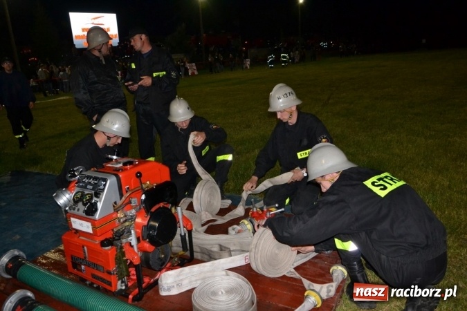 Zdjęcie w galerii na portalu naszraciborz.pl: Nocne zawody strażackie w Bolesławiu. Emocje i frekwencja jak na Euro wiadomości z regionu